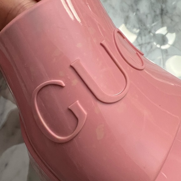 Authentic GUCCI
Pink Rubber Slide Heeled Sandals bloggers favorite - Picture 10 of 16